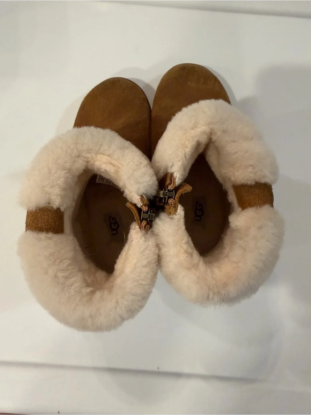 Little girls size 9 suede fur UGG boots